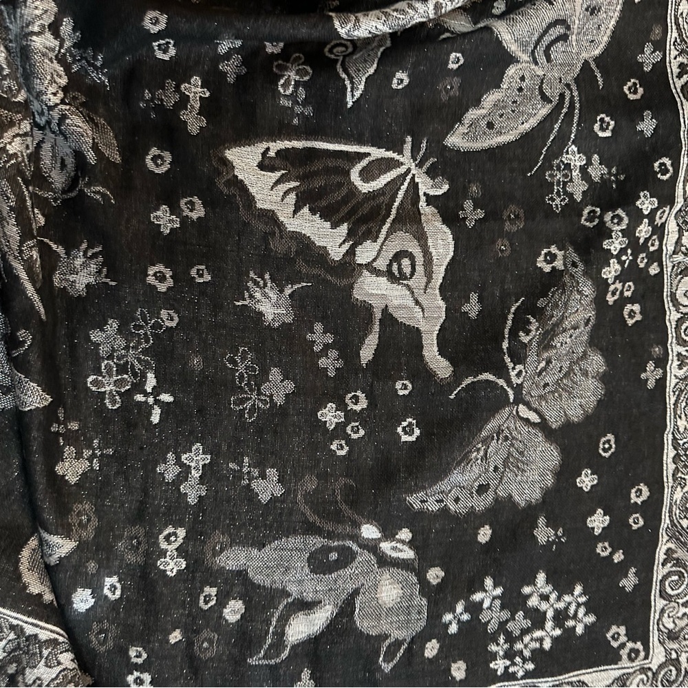 Black and Silver Reversible Butterfly Design Open Front Kimono Vest Pashmina - Picture 6 of 6